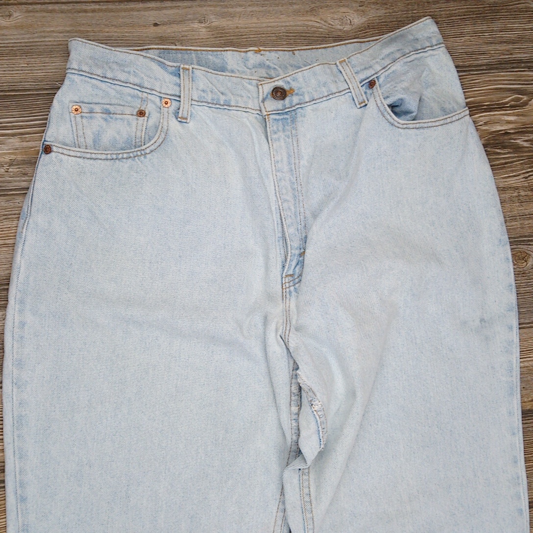 Vintage Levi's 551 Red Tag Label Extra Light Wash Denim Jeans